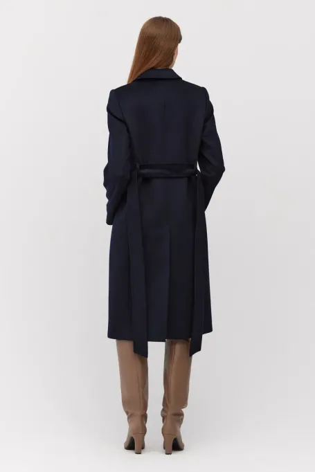 Dunkelblauer Wollmantel mit Gürtel