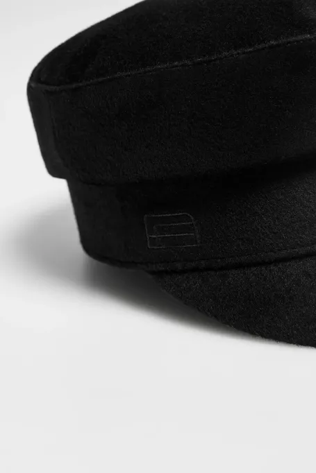 Schwarze Woll-Schirmmütze