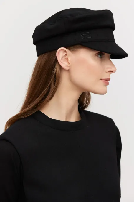 Schwarze Woll-Schirmmütze