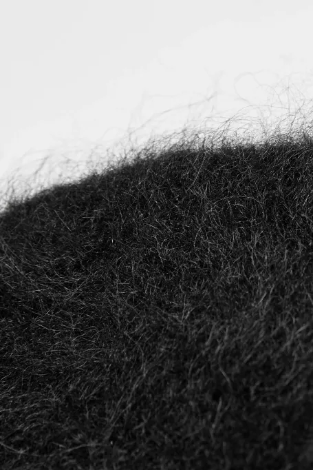 Schwarze Mütze mit Alpakawolle