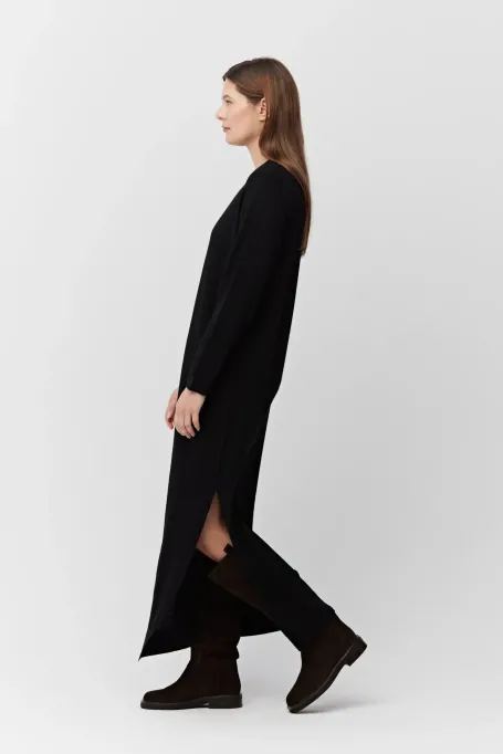 Schwarzes Kleid aus Merinowolle