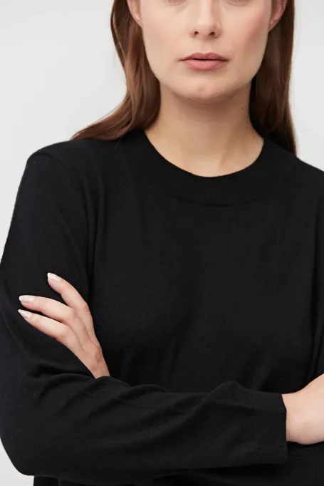 Schwarzes Kleid aus Merinowolle