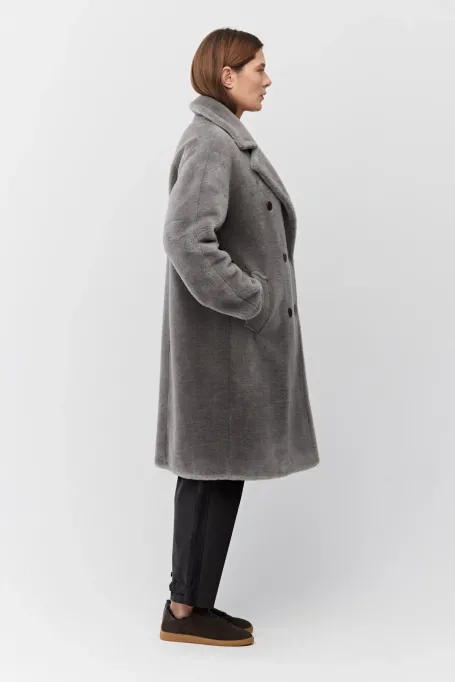 Grauer Midi-Mantel aus Teddywolle