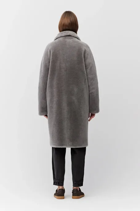 Grauer Midi-Mantel aus Teddywolle