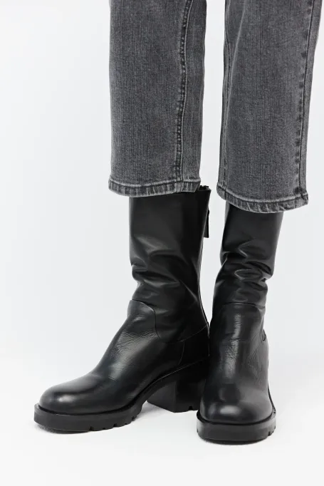 Schwarze Lederstiefeletten