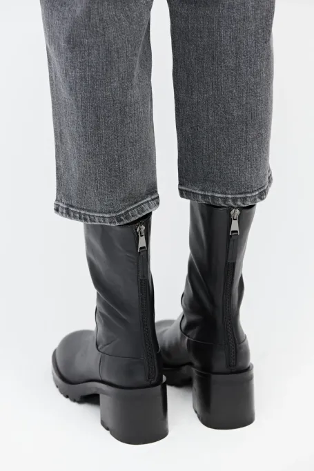 Schwarze Lederstiefeletten