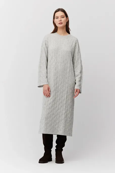 Strickkleid mit Zopfmuster aus Merinowolle und Kaschmir