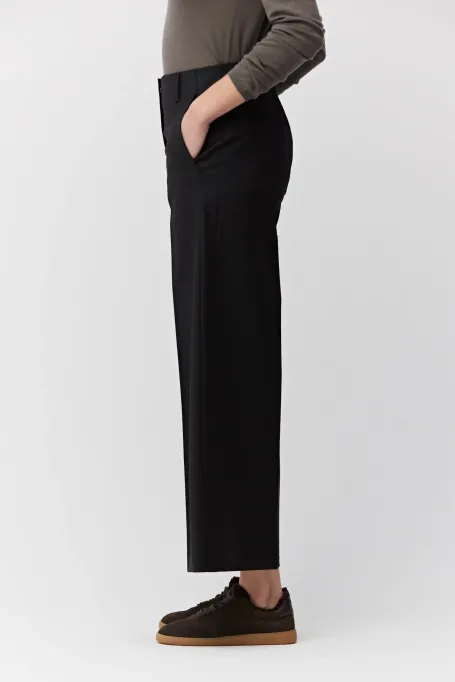 Schwarze Culotte-Hose mit Wolle