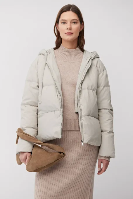 Wendbare Daunenjacke mit Kapuze