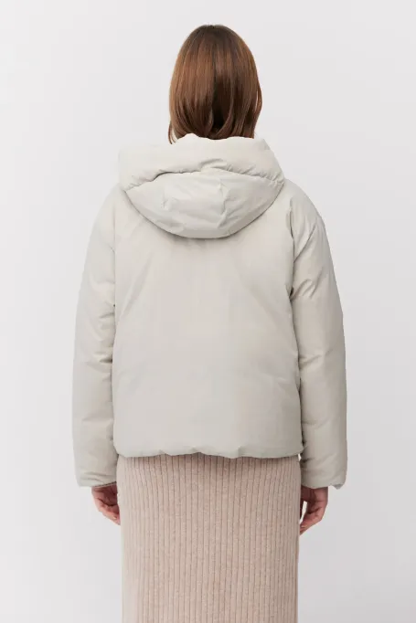 Wendbare Daunenjacke mit Kapuze