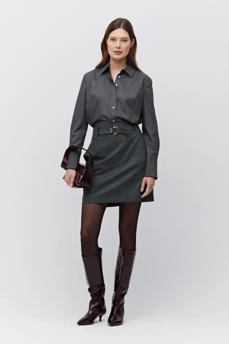 Grauer Minirock mit Kaschmir