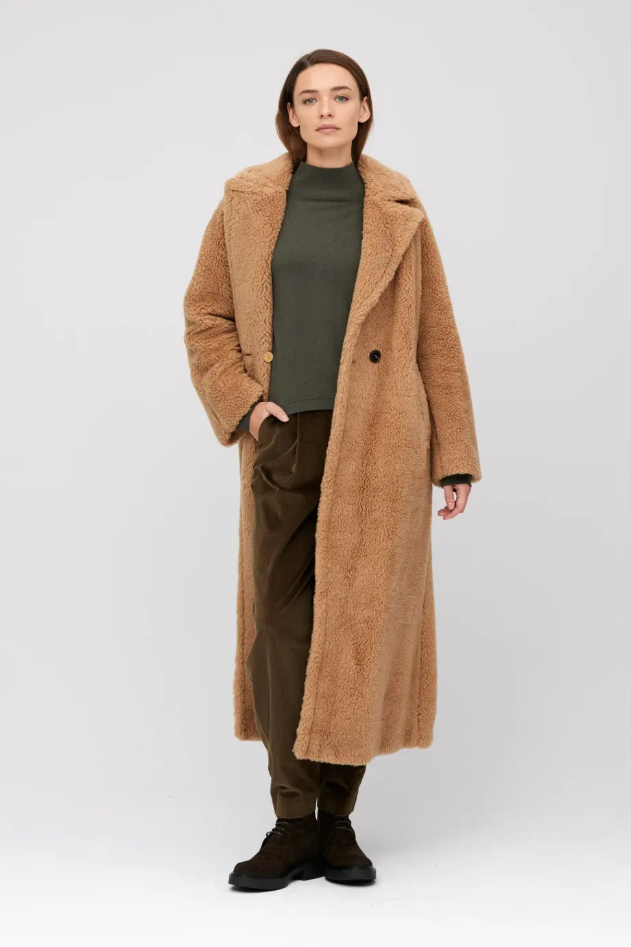 Camel Teddy-Mantel mit Kamelwolle und Seide Camel Teddy-Mantel mit Kamelwolle und Seide