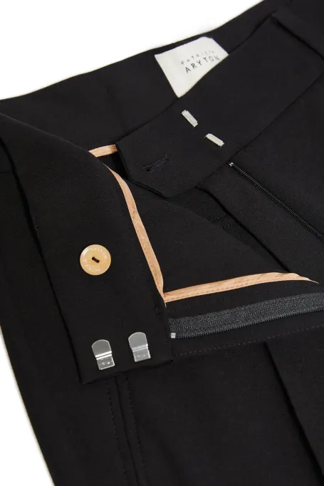 Schwarze Hose mit weiter Beinweite - Patrizia Aryton