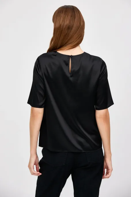 Schwarze Seidenbluse