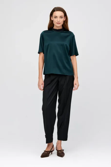 Smaragdgrüne Seidenbluse