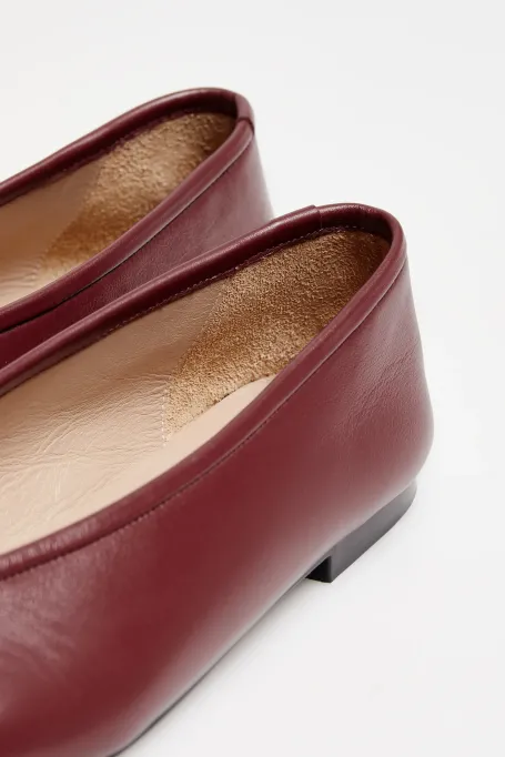 Rote Leder-Ballerinas