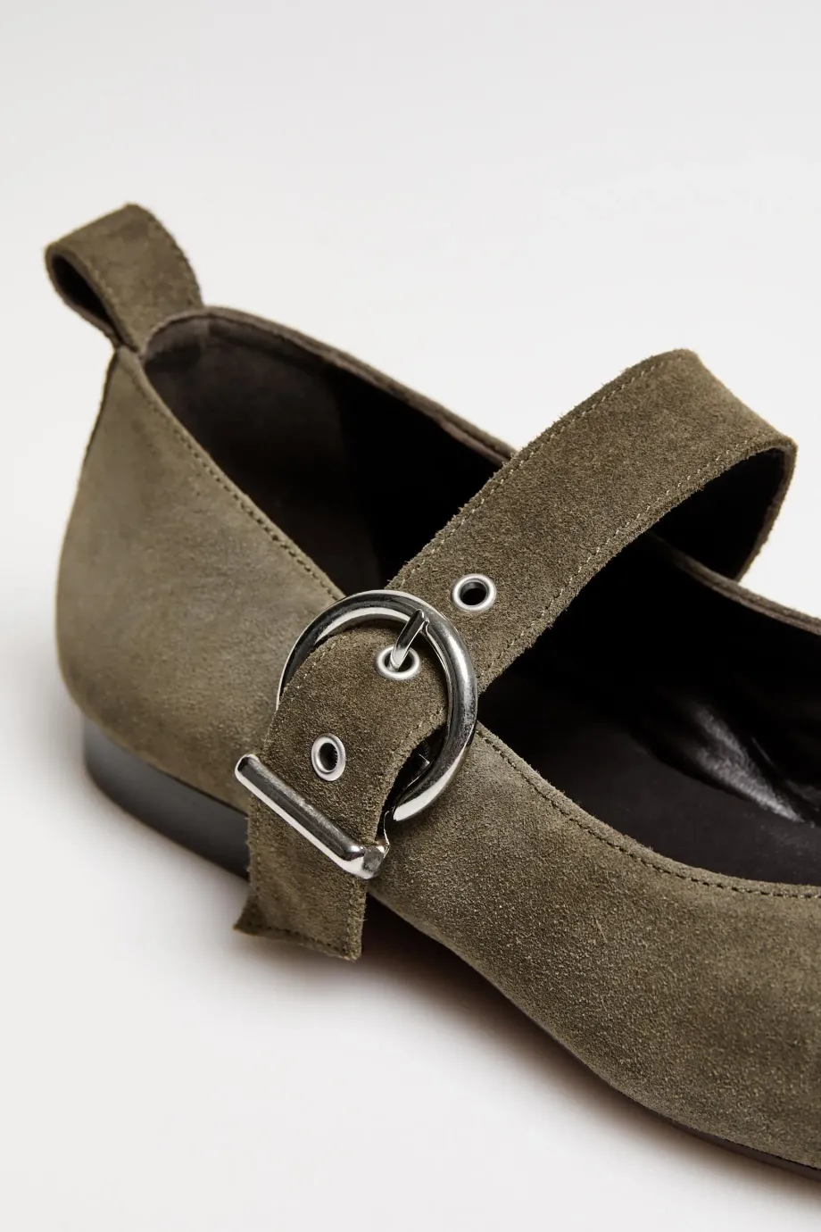 Grüne Ballerinas aus Veloursleder Grüne Ballerinas aus Veloursleder