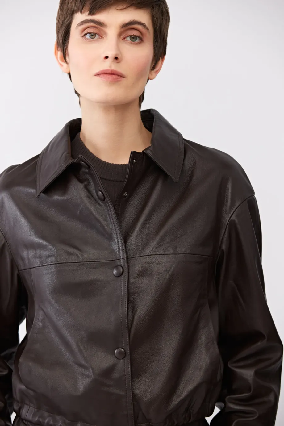 Kurze braune Lederjacke Kurze braune Lederjacke