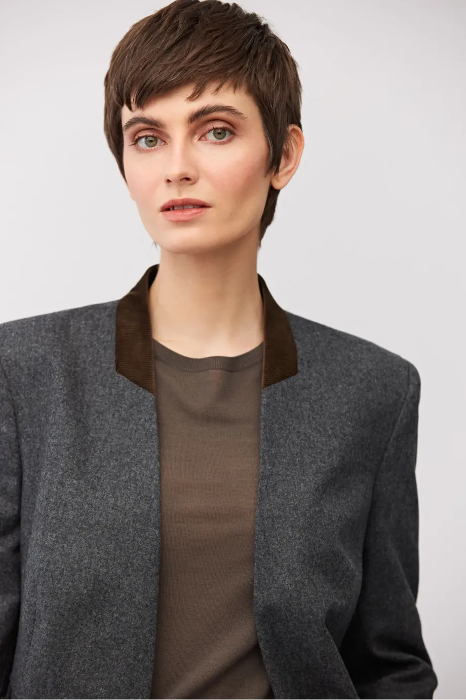 Graues einreihiges Sakko mit Kaschmir - Patrizia Aryton Graues einreihiges Sakko mit Kaschmir - Patrizia Aryton