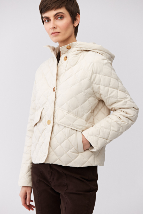 Kurze beige Daunenjacke mit Kapuze