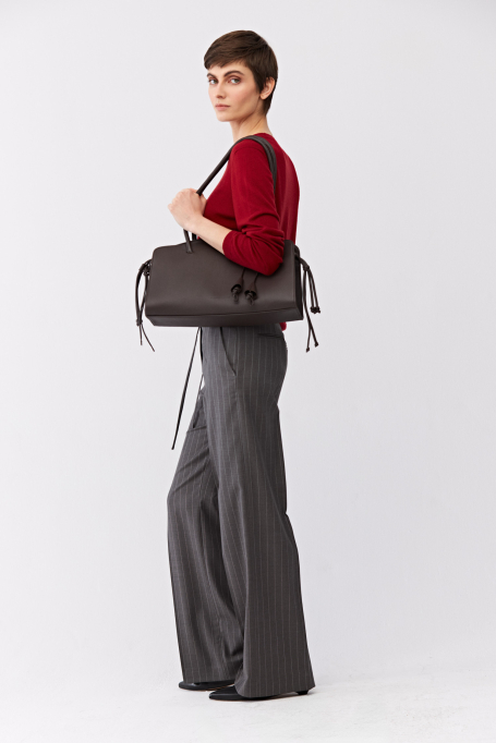 Weite graue Anzughose mit Streifen