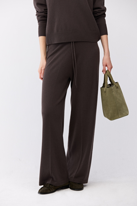 Weite braune Merinowollhose