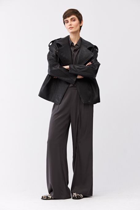 Weite graue Seidenhose