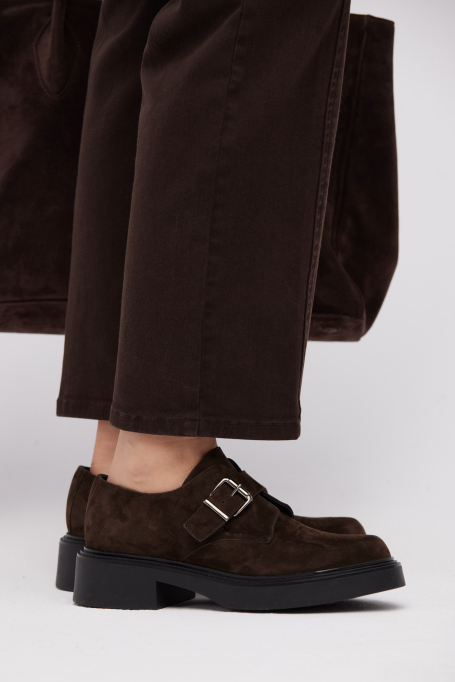 Braune Monk-Shoes aus Veloursleder