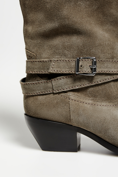 Velourslederstiefel mit Riemen und Schnalle - Patrizia Aryton