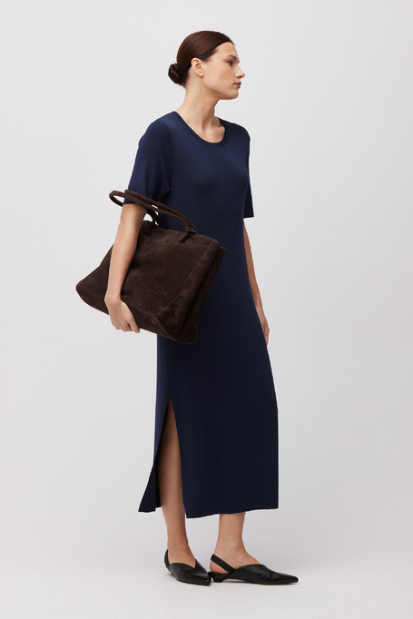 Marineblaues Strickkleid in Midi-Länge