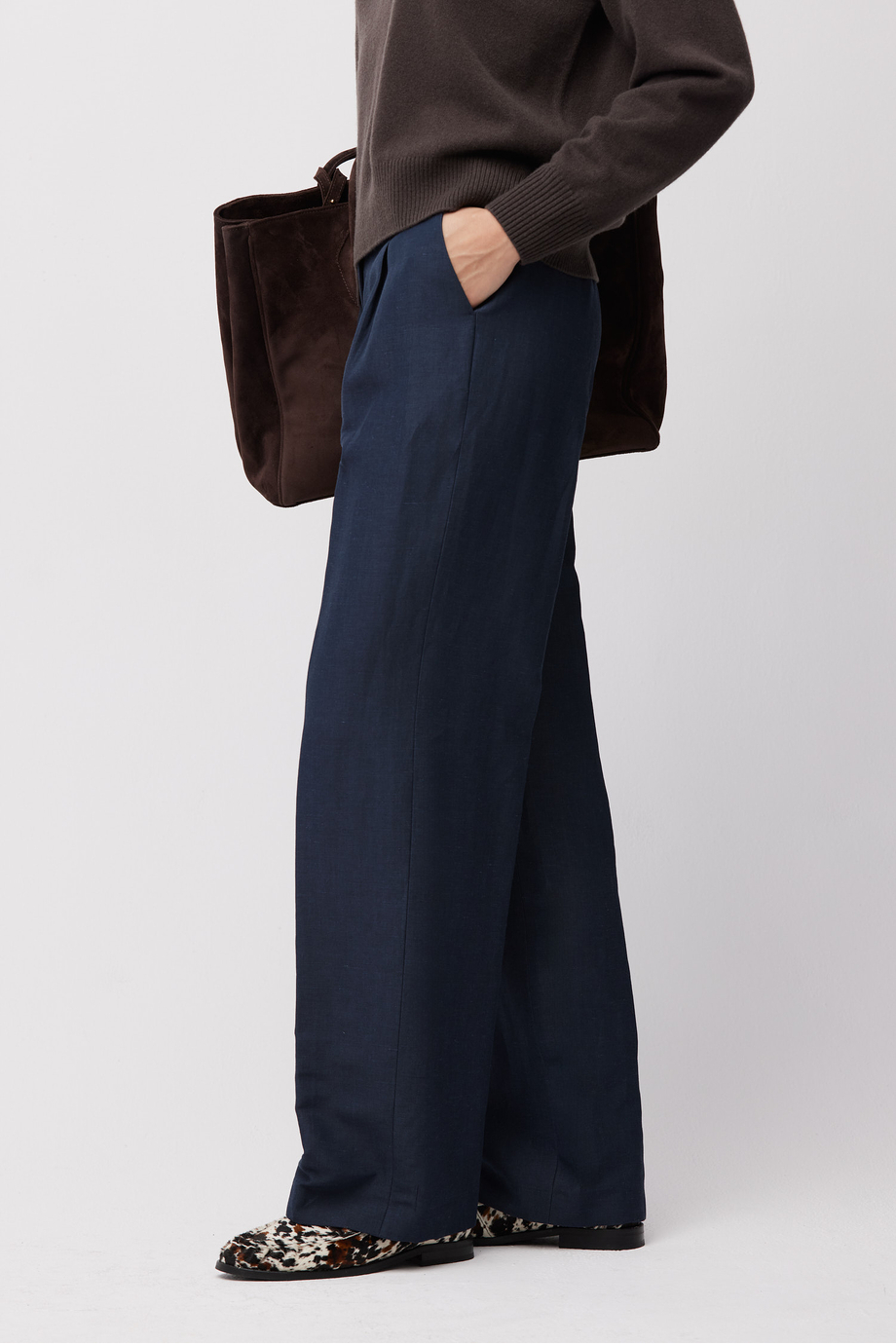 Marineblaue Anzughose aus Wolle und Leinen Marineblaue Anzughose aus Wolle und Leinen