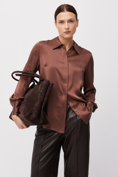 Braune lockere Seidenbluse