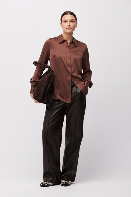 Braune lockere Seidenbluse