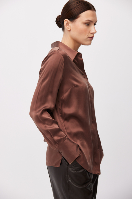 Braune lockere Seidenbluse