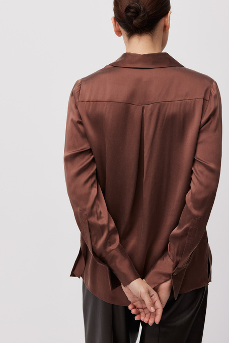 Braune lockere Seidenbluse