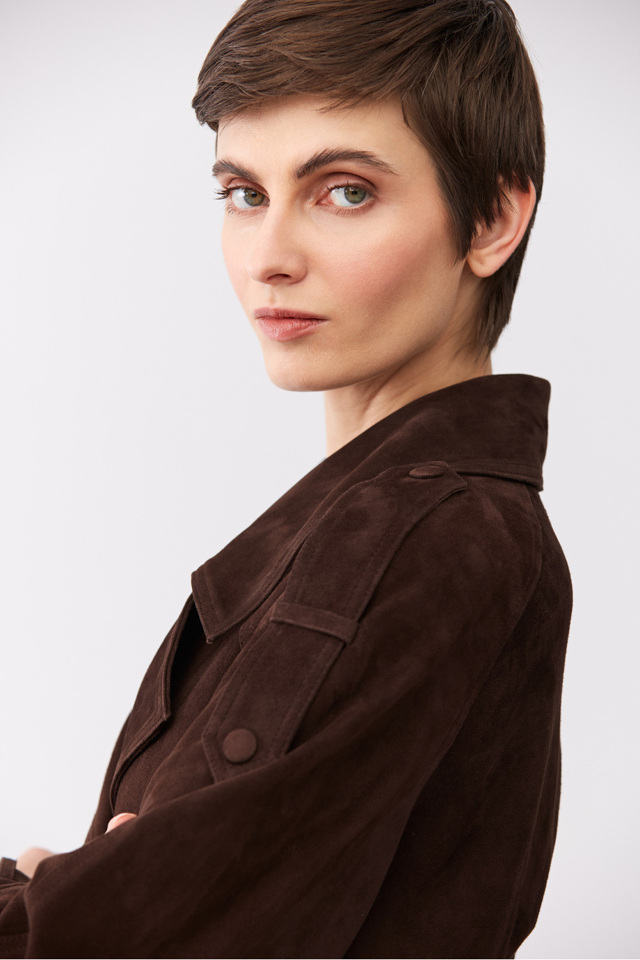 Braune Lederjacke mit Gürtel Braune Lederjacke mit Gürtel