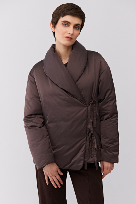 Braune Daunenjacke mit Bindung
