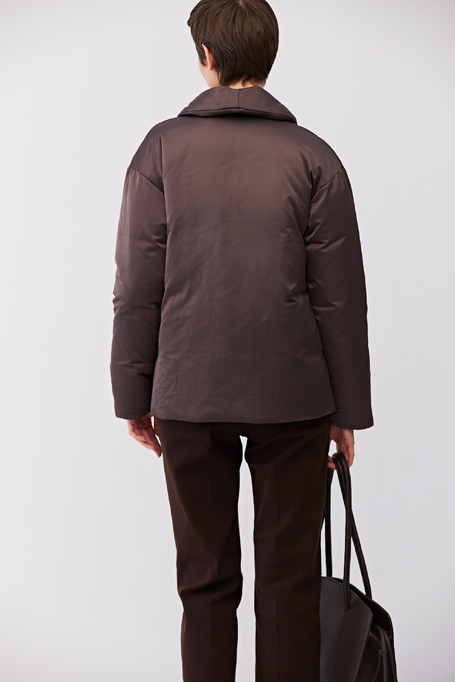 Braune Daunenjacke mit Bindung