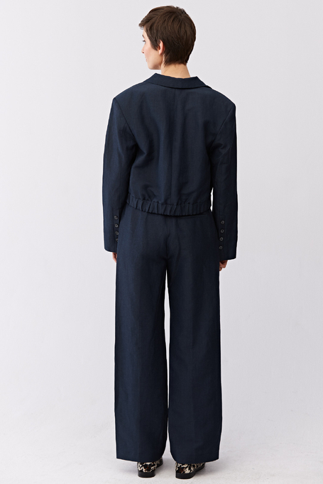 Marineblaues einreihiges Sakko aus Wolle und Leinen Marineblaues einreihiges Sakko aus Wolle und Leinen