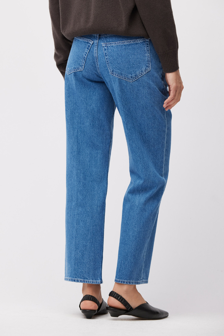 Jeans mit hohem Bund Jeans mit hohem Bund