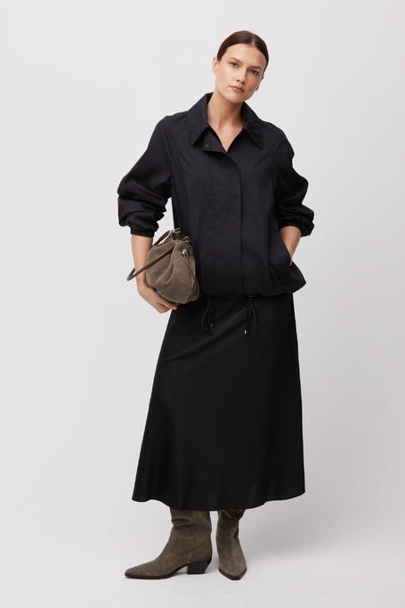Schwarzer Midi-Rock aus Seide