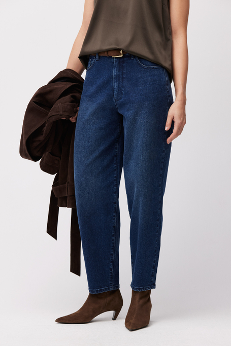Dunkelblaue Barrel-Jeans mit hohem Bund