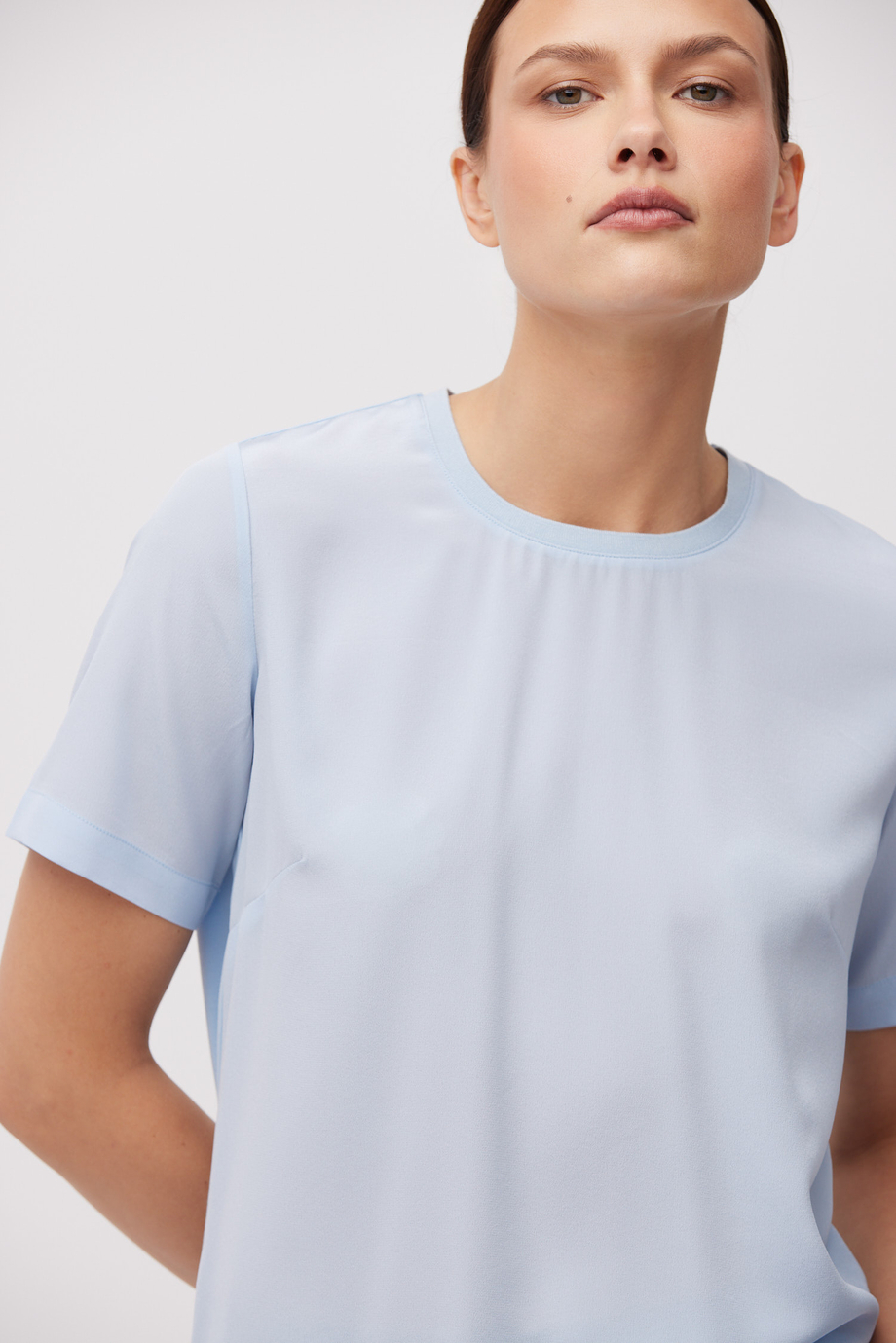 Blaue Brigette-Bluse mit Seide blau Blaue Brigette-Bluse mit Seide blau