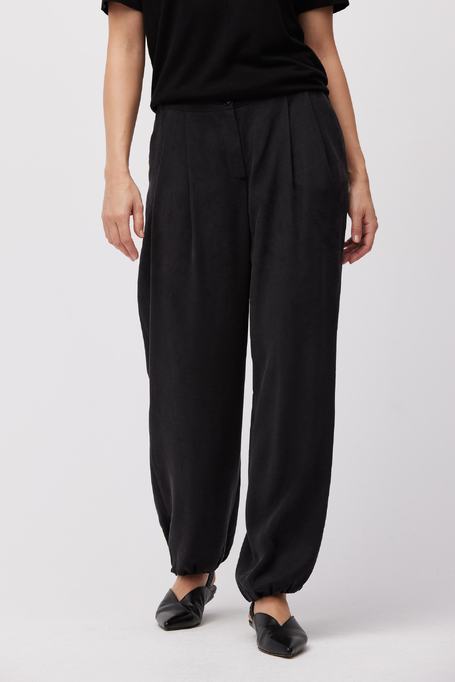 Schwarze Hose aus Leinen-Lyocell-Mischung