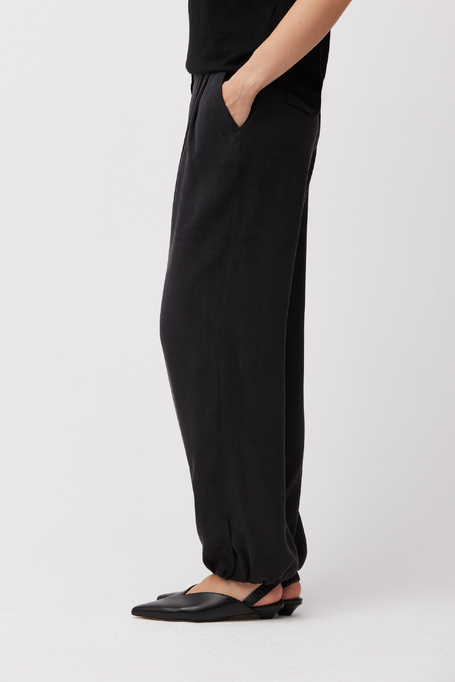 Schwarze Hose aus Leinen-Lyocell-Mischung