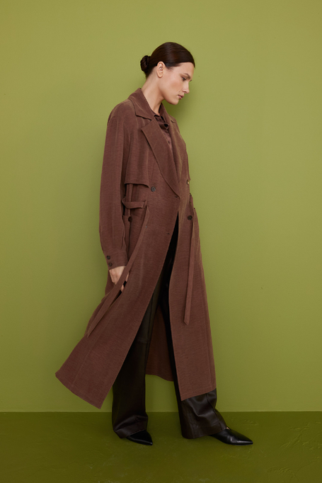 Brauner Mantel aus Lyocell-Leinen-Mischung Brauner Mantel aus Lyocell-Leinen-Mischung