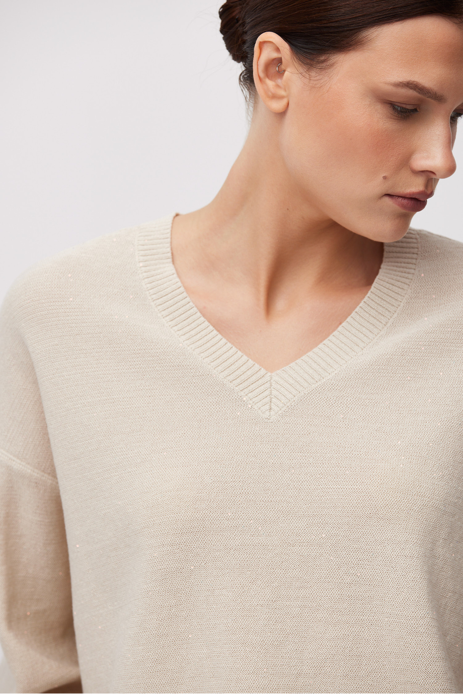 Bluse mit V-Ausschnitt aus Seide und Lyocell Bluse mit V-Ausschnitt aus Seide und Lyocell