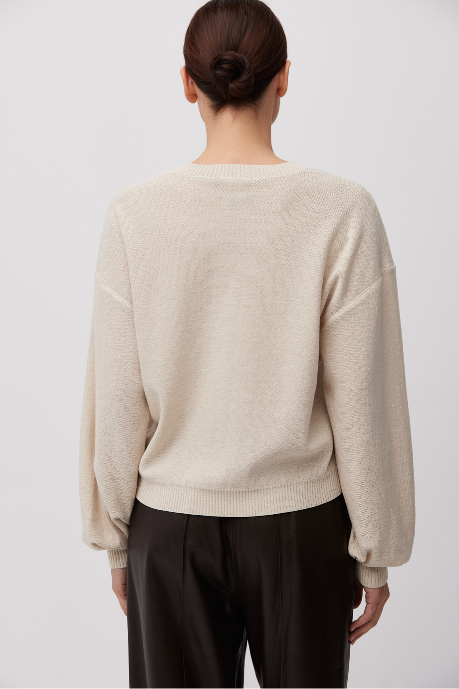 Bluse mit V-Ausschnitt aus Seide und Lyocell Bluse mit V-Ausschnitt aus Seide und Lyocell