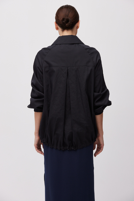 Schwarze Bomberjacke mit Seide