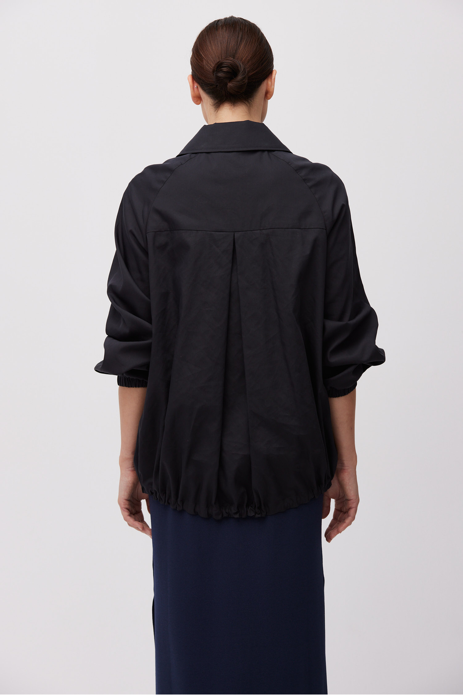 Schwarze Bomberjacke mit Seide Schwarze Bomberjacke mit Seide